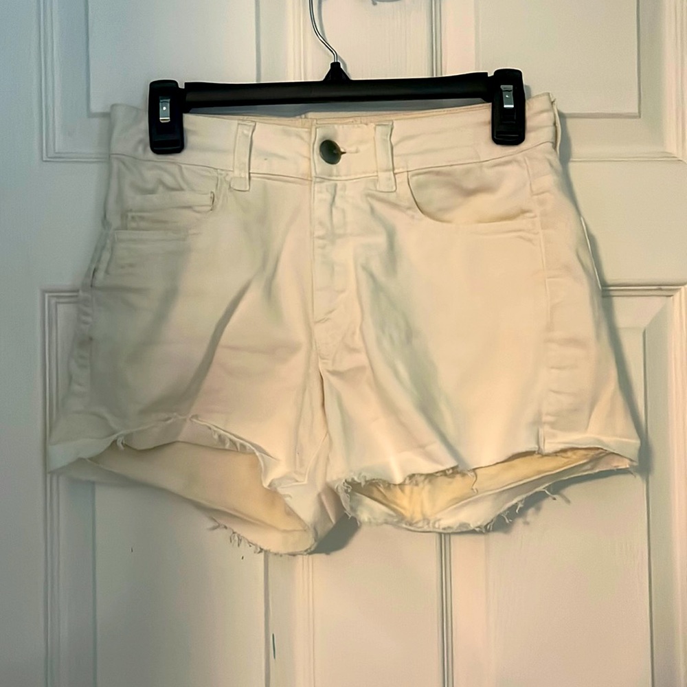American eagle white khaki shorts